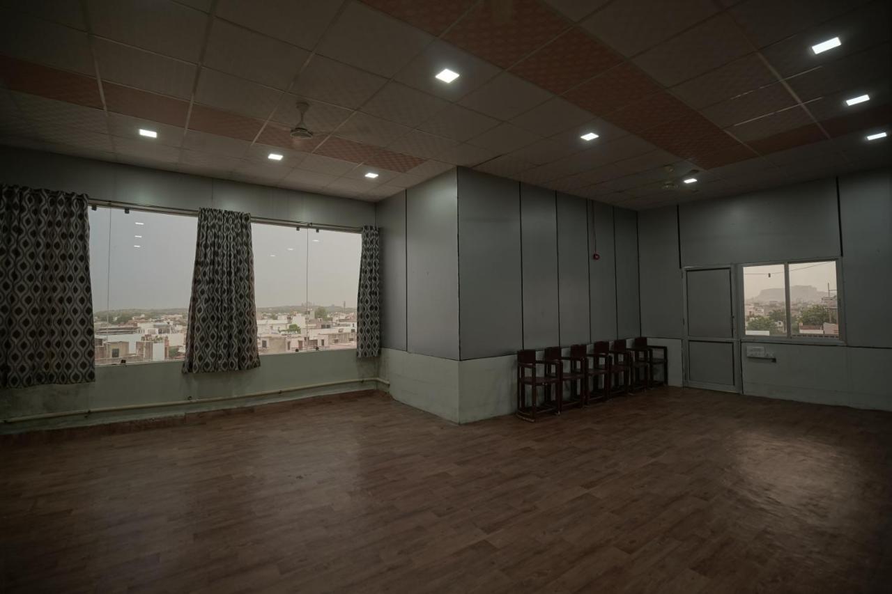Hotel Silver Cloud Джодхпур Экстерьер фото